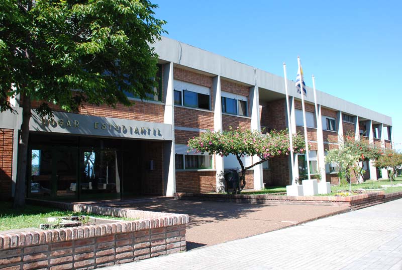 Fachada de Hogar Estudiantil Universitario